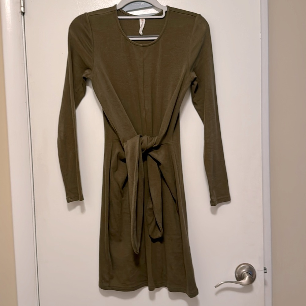 Anthropologie Daily Practice front tie dress